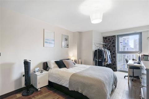2 bedroom flat to rent, Orbis Wharf, Bridges Court Road, London