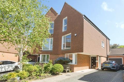 4 bedroom semi-detached house for sale, Spa Crescent, Tunbridge Wells, Kent, TN4