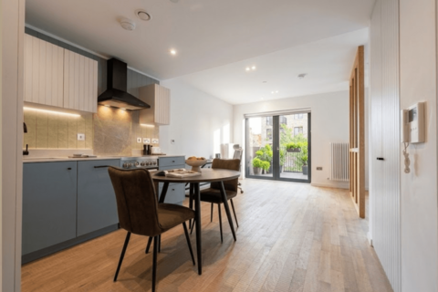 Studio to rent, Calville House, Ronalds Rd, Brentford, TW8