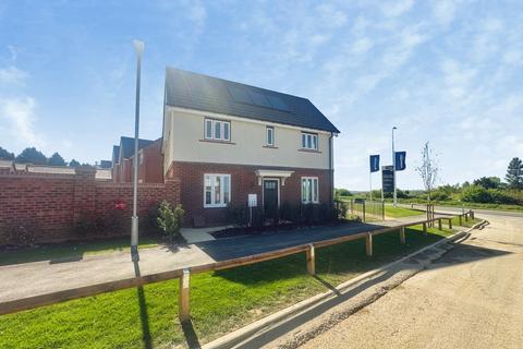 3 bedroom semi-detached house to rent, Arnhem Avenue, Grantham