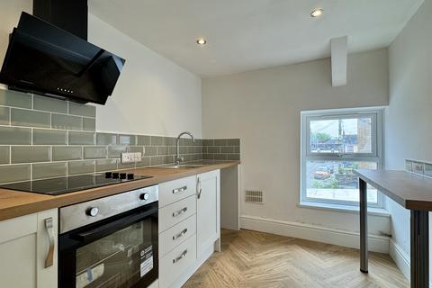 2 bedroom flat to rent, Carmarthen SA33