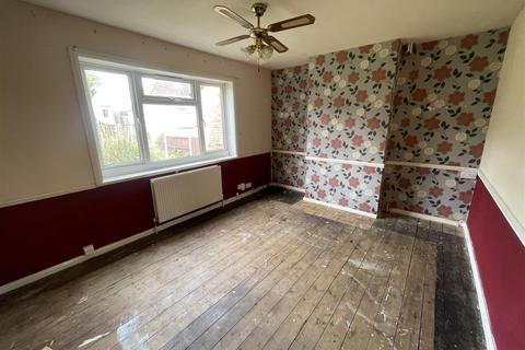 3 bedroom semi-detached house for sale, Meads Road, Salisbury SP4