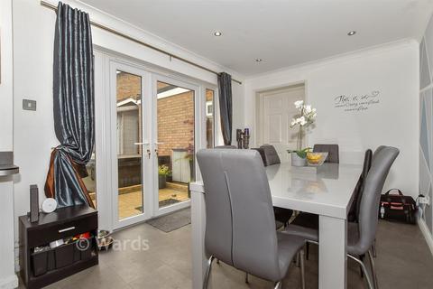 5 bedroom detached house for sale, Willow Road, Larkfield, Kent