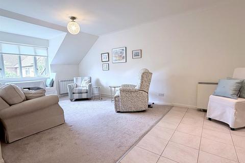 2 bedroom retirement property for sale, Coten End, Warwick