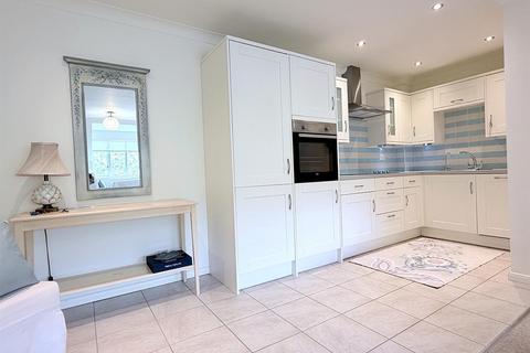 2 bedroom retirement property for sale, Coten End, Warwick