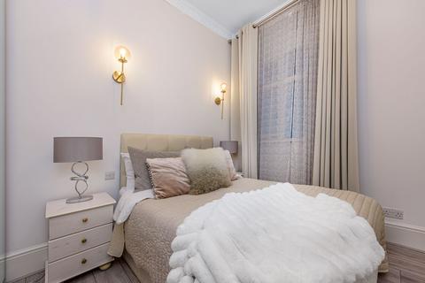 1 bedroom flat for sale, Frognal, Hampstead, London, NW3