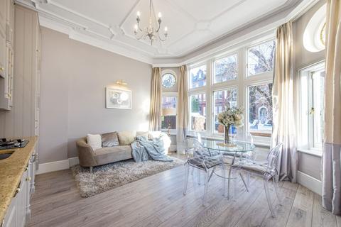 1 bedroom flat for sale, Frognal, Hampstead, London, NW3