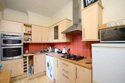 2 bedroom flat to rent, Ravenslea Road, Balham, London, SW12