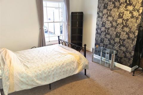 2 bedroom terraced house to rent, West Street, Long Sutton, SPALDING