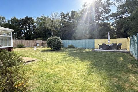 3 bedroom bungalow for sale, Bracken Close, Ashley Heath, BH24 2HF
