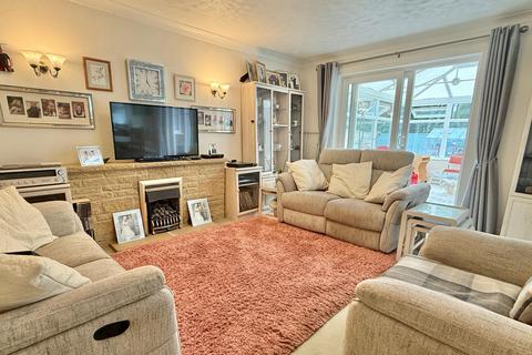 3 bedroom bungalow for sale, Bracken Close, Ashley Heath, BH24 2HF