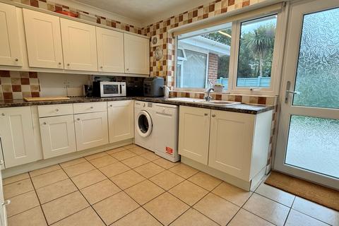 3 bedroom bungalow for sale, Bracken Close, Ashley Heath, BH24 2HF