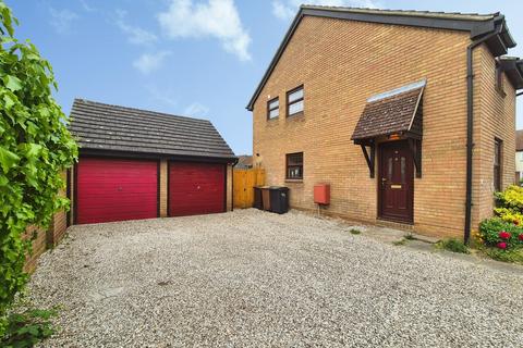 4 bedroom detached house to rent, Aldridge Close, Chelmer Village, Chelmsford, CM2