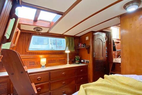 1 bedroom houseboat for sale, Rope Street, London SE16