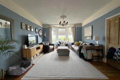 3 bedroom terraced house for sale, Malmesbury Road, Chippenham
