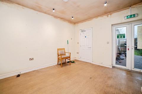 3 bedroom semi-detached house for sale, Fairfield Road, Sutton-in-Ashfield, Nottinghamshire, NG17
