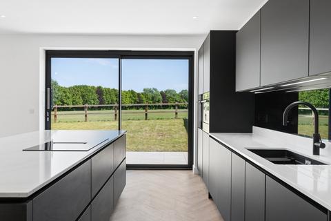 4 bedroom detached house for sale, Kingsoak, Hitchin, SG4