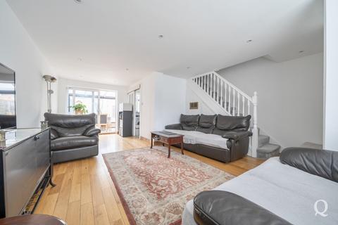 3 bedroom terraced house for sale, Heather Close, Sittingbourne, Kent, ME10