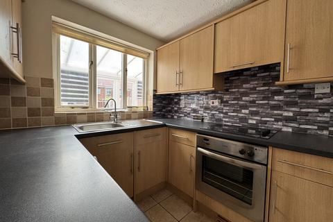 3 bedroom semi-detached house to rent, Trent Road, GRANTHAM