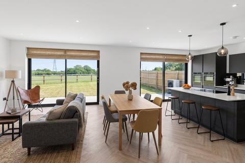 4 bedroom detached house for sale, Kingsoak, Hitchin, SG4