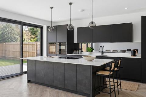 4 bedroom detached house for sale, Kingsoak, Hitchin, SG4