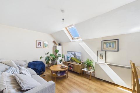 2 bedroom apartment for sale, Sanders Place, Walsworth Road, HITCHIN, SG4