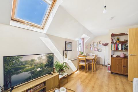 2 bedroom apartment for sale, Sanders Place, Walsworth Road, HITCHIN, SG4