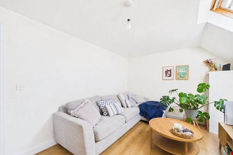 2 bedroom apartment for sale, Sanders Place, Walsworth Road, HITCHIN, SG4