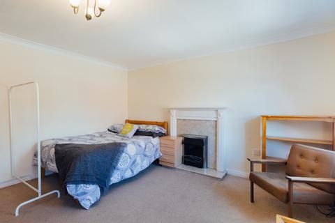 4 bedroom house to rent, Goldfinch Close, Loughborough LE11