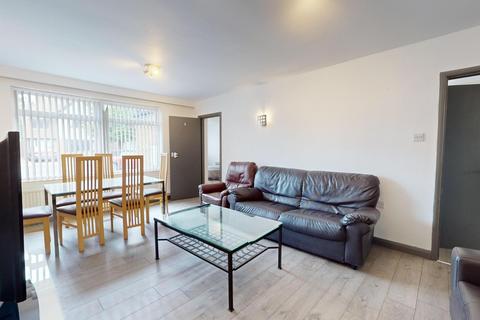 6 bedroom house to rent, Chester Close, Loughborough LE11