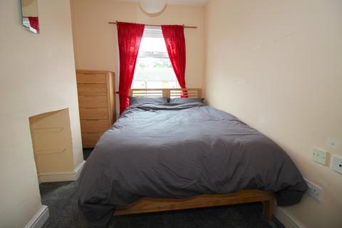 2 bedroom house to rent, Albert Street, Loughborough LE11