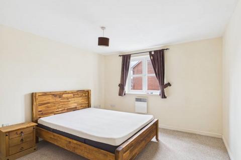 2 bedroom flat to rent, Persimmon Gardens, Cheltenham, GL51