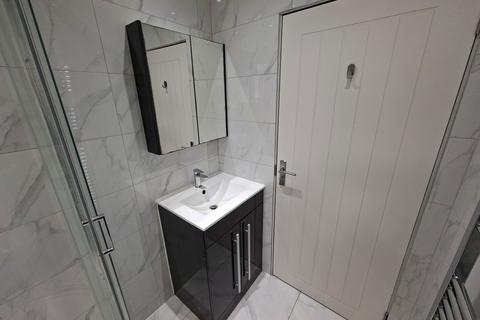 Studio to rent, Moss Road, Stretford, M32