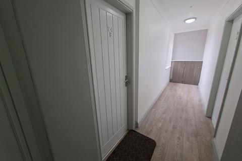 Studio to rent, Moss Road, Stretford, M32