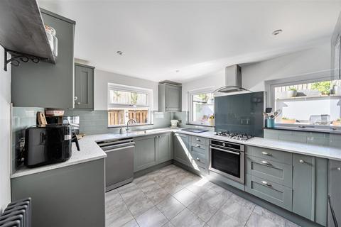 3 bedroom house for sale, North Road, Lampeter