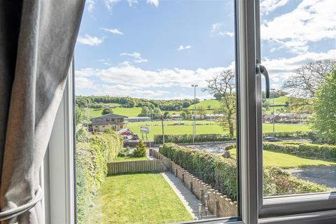3 bedroom house for sale, North Road, Lampeter