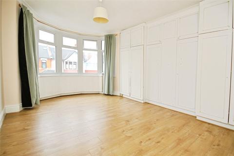 3 bedroom terraced house to rent, Lynford Gardens, Ilford IG3