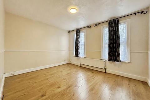 2 bedroom terraced house for sale, Kingsland Road, London E13