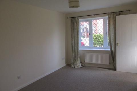 3 bedroom terraced house to rent, Cresswell Court, Shrewsbury