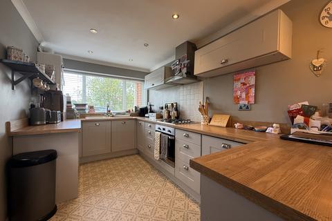 4 bedroom house to rent, Ashbrook Lane, Rugeley, WS15