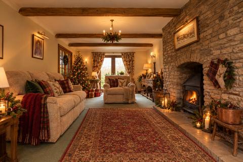 4 bedroom detached house for sale, Ford Lane, Kilcot, Newent