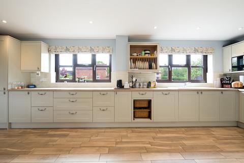 4 bedroom detached house for sale, Ford Lane, Kilcot, Newent
