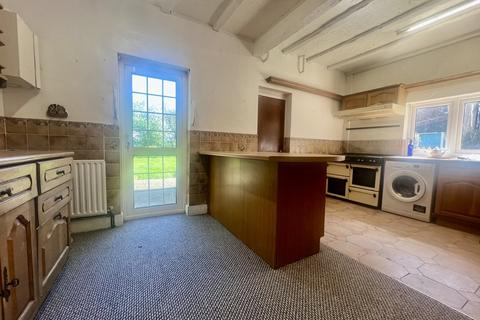 2 bedroom detached bungalow to rent, Field End, Ruislip HA4