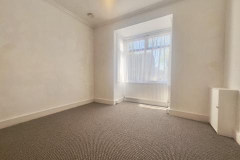 2 bedroom detached bungalow to rent, Field End, Ruislip HA4
