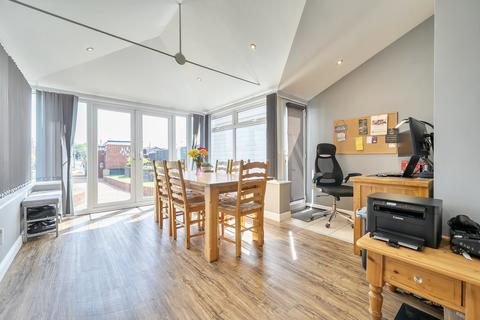 3 bedroom end of terrace house for sale, Priory Road, Southampton