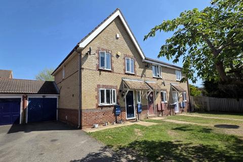 3 bedroom end of terrace house for sale, Newbery Drive, Brackley