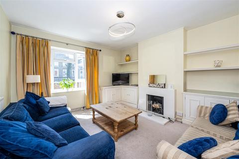 3 bedroom flat for sale, Tunis Road, Shepherds Bush, W12