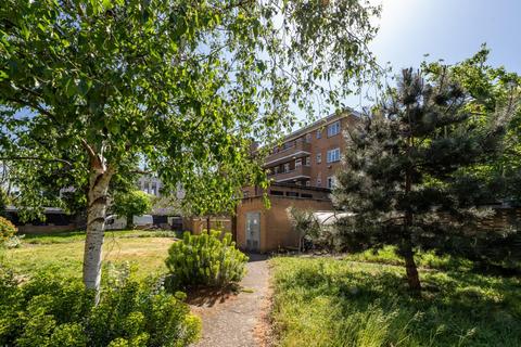 3 bedroom flat for sale, Tunis Road, Shepherds Bush, W12