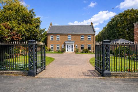 3 bedroom detached house for sale, Church Street, Spalding