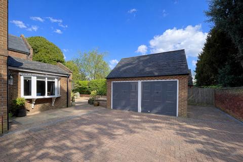 3 bedroom detached house for sale, Church Street, Spalding